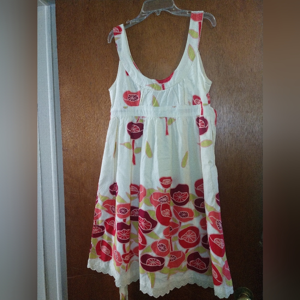 Bitten by Jessica Parker poppy dress size 6